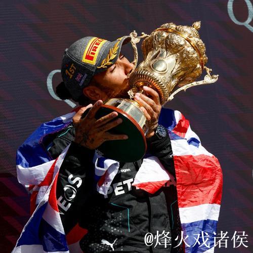 达尼洛制胜一击:成历史首位双夺欧冠与解奖球员 达尼洛制胜一击:成历史首位双夺欧冠与解奖球员